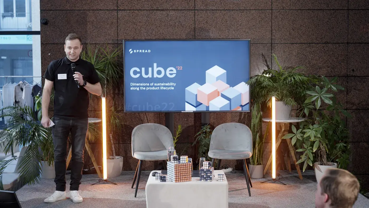 SPREAD Cube: 6 degrees of Engineering Intelligence in the product lifecycle